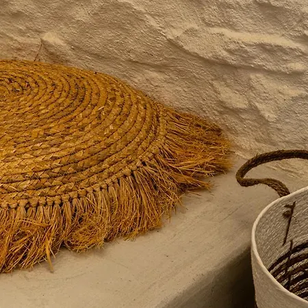 Ήσυχο Κυκλαδίτικο Σπιτι White Stone N8 *