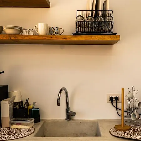 Ήσυχο Κυκλαδίτικο Σπιτι White Stone N8 Apartment Plintri